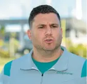  ?? LAUGHLIN/ SOUTH FLORIDA SUN SENTINEL MICHAEL ?? The Miami Dolphins and offensive line coach Matt Applebaum have parted ways after one season.