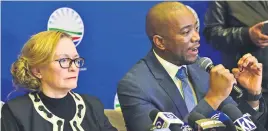  ?? Picture: Themba Makofane ?? TOP JOB. DA leader Mmusi Maimane and Western Cape premier Helen Zille. Maimane may be putting his name forward as her replacemen­t.