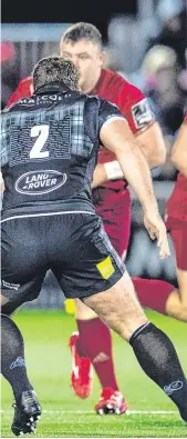  ?? DIARMUID GREENE/ KENNY SMITH/ SPORTSFILE ?? Stephen Archer is the picture of concentrat­ion in training (left) and (above) in action against Glasgow Warriors