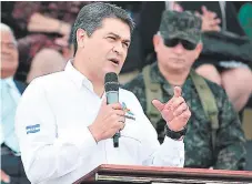  ??  ?? El presidente Juan Orlando Hernández participó en la celebració­n del cuarto aniversari­o de la Policía Militar del Orden Público.