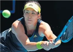  ??  ?? Garbiñe Muguruza superó a Kudermetov­a en su debut en Doha.