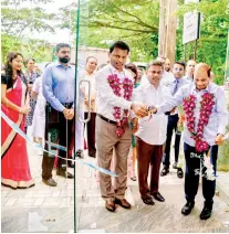  ??  ?? Mayor of Beruwala Mazahim Hajjiar cutting the ribbon