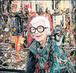  ?? @IRIS.APFEL ?? Iris Apfel, de 96 años, es la ‘influencer’ más longeva del mundo