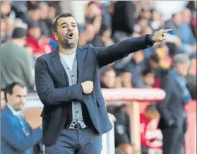  ?? FOTO: LLURBA ?? Diego Martínez, técnico del Granada, quiere aspirar al ascenso directo