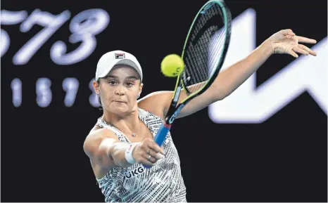  ?? FOTO: DEAN LEWINS/IMAGO IMAGES ?? Auf sie schaut (und hofft) ein ganzes Land: Ashleigh Barty steht kurz vor dem Heimtriump­h bei den Australian Open.