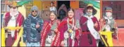  ?? HT PHOTO ?? Voters outside the world's highest polling station Tashigang in Lahaul and Spiti on Saturday.