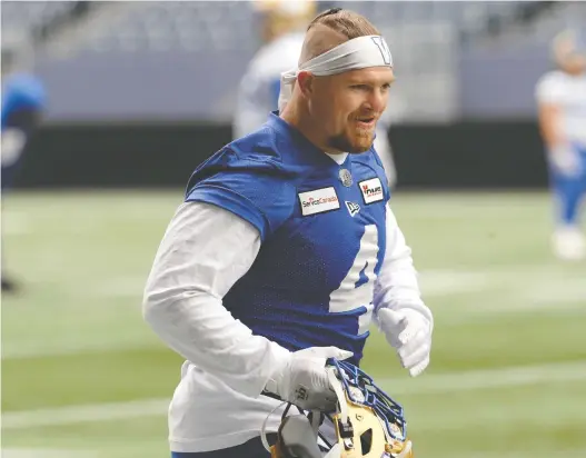  ?? KEVIN KING ?? Blue Bombers linebacker Adam Bighill, who just turned 34, has led the team to a pair of Grey Cups while being named the CFL'S premier defensive player in 2018 and 2021.