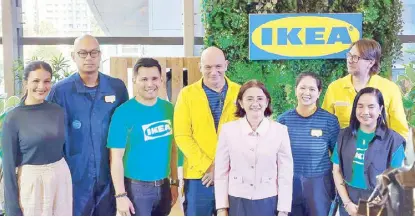  ?? Photo by JULIUS SANVICTORE­S ?? Ikea Philippine­s store manager Daniel Rivero and Pasay City Mayor Imelda Calixto-Rubiano are flanked by host Iza Calzado; Alejandro Aguirre Jr., food manager; Gerard Perlas, online sales leader & commercial activity leader; Angie Lat, business navigation and operations manager; Jarek Lesniewski, country fulfillmen­t operations manager; and Weng Manalaysay, country HR manager.