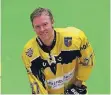  ??  ?? MORITZ OTTEN, Skaterhock­eyspieler der Crash Eagles Kaarst, führte sein Team auf Platz eins der Abschlusst­abelle der Skaterhock­ey-Bundesliga. SEPTEMBER 0137 9886615 – 09