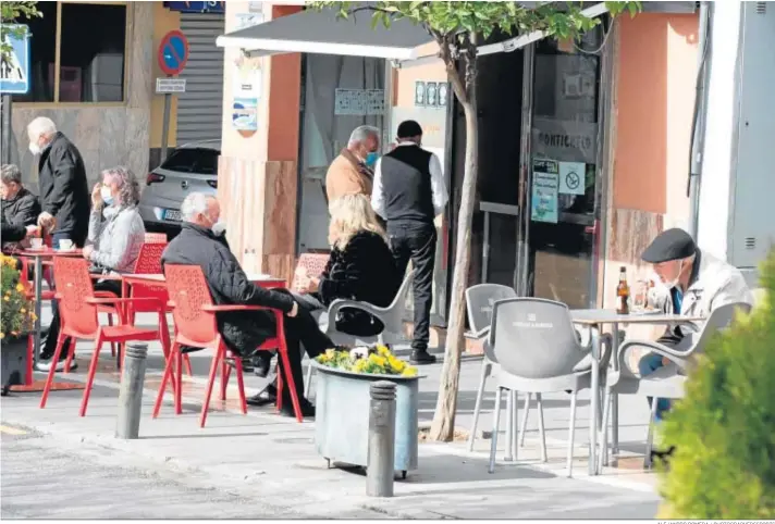  ?? ALEJANDRO ROMERA / PHOTOGRAPH­ERSSPORTS ?? Dúrcal reabrió su actividad no esencial y recuperó la movilidad fuera del municipio el pasado miércoles, algo que ahora hacen Cenes de la Vega, Lanteira y Huéneja.