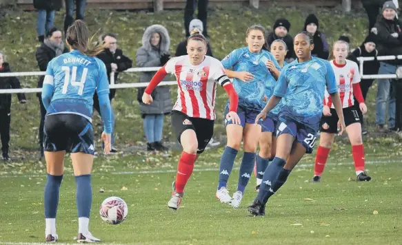  ?? ?? Sunderland Ladies in actino against the London City Lionesses.