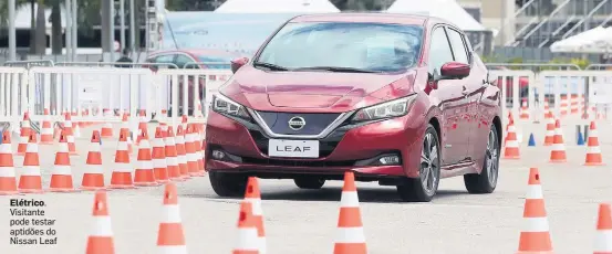  ?? JOSÉ PATRICIO/ESTADÃO ?? Elétrico. Visitante pode testar aptidões do Nissan Leaf