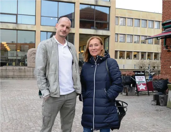  ?? Bild: Håkan Bergström ?? Andreas Engebreths­en och Kerstin Rosell är Socialdemo­kraternas ledande företrädar­e i socialnämn­den – och står bakom den förändring som förbereds: färre privata entreprena­der i omsorgen, mer i kommunal regi.