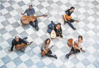  ?? FOTO: STEFAN SCHWEIGER ?? In Feldkirch sucht man nach neuen Wegen, klassische Musik zu präsentier­en. Das Gamben-Ensemble Hathor Consort gestaltet im Feldkirche­r Montfortha­us zusammen mit Experten, die sich mit der letzten Lebensphas­e beschäftig­en, einen Wort-Ton-Dialog zum...