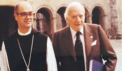  ?? . ?? El abad de Poblet Mauro Esteve y el presidente de la Generalita­t Josep Tarradella­s en 1983