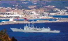  ?? Foto: dpa ?? Im Hafen der zu Spanien gehörenden Enklave Ceuta in Nordafrika sollen keine russischen Kriegsschi­ffe mehr betankt werden. Das Foto zeigt eine spanische Fregatte.