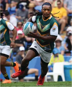  ??  ?? EMPTY-HANDED: Branco du Preez of the Blitzboks