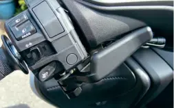  ??  ?? Hand brake lever is not somethingm­any 'bikers'are usedto seeing