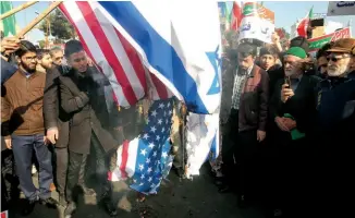  ??  ?? Митинзи и контрамити­нзи: Одговор власти на протесте био је и организова­ње прорежимск­их демонстрац­ија