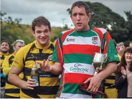  ??  ?? Rebels’ Captain Danny Lynch with the trophy in 2015