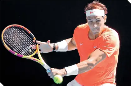  ?? / FOTO: AFP ?? Nadal pasó a la siguiente ronda, pero esto apenas empieza.