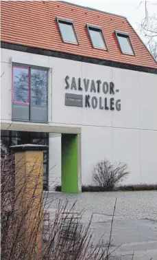  ?? FOTO: STEFFEN LANG ?? Privatschu­len wie das Salvatorko­lleg in Bad Wurzach sollen vom Land künftig 80 Prozent der Summe erhalten, die der Schüler einer staatliche­n Schule kostet.