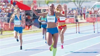  ?? ARCHIVO PRENSA COC ?? Valeria Cabezas celebra tras cruzar la meta en los Olímpicos de la Juventud, en Buenos Aires.