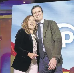  ?? JAVIER BLASCO / EFE ?? Alós, con Pablo Casado, en un acto en Huesca el año pasado.