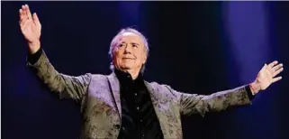  ?? ?? DESPEDIDA. El viernes, Serrat dijo adiós a los escenarios en un emotivo show en el Palau Sant Jordi.