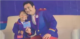  ?? FRANCISCO BARRANTES ?? El pequeño Caleb demostró, con su enorme sonrisa, que estar al lado de su ídolo ha sido una de las mejores experienci­as de su vida.