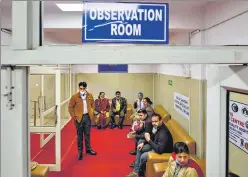  ?? AMAL KS/HT ?? Health workers in an observatio­n room after getting the vaccine at Rajiv Gandhi hospital.