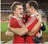  ??  ?? TOUGH CALL Gatland (top) with O’Driscoll, Davies (left)