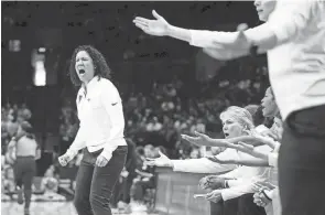  ?? ADAM CAIRNS/COLUMBUS DISPATCH ?? Duke coach Kara Lawson talks to her bench during Sunday's win over Ohio State.