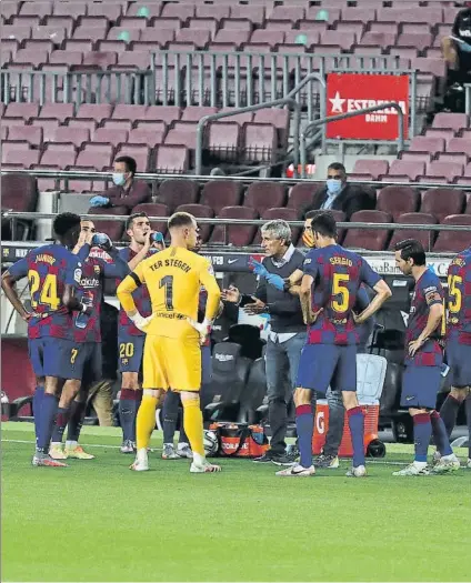  ?? FOTO: PEP MORATA ?? Setién y los jugadores del Barça saben que se la juegan esta noche y no pueden fallar ante el Atlético en el Camp Nou