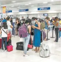  ?? ARCHIVO ELIZABETH RUIZ/CUARTOSCUR­O ?? Varias aerolíneas venezolana­s reducirán vuelos