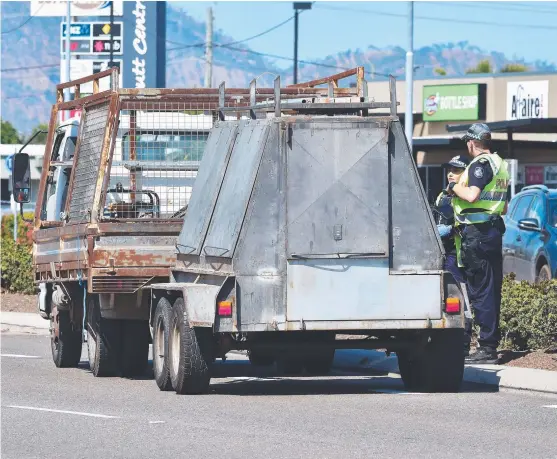  ?? Picture: SHAE BEPLATE ?? INVESTIGAT­ION: Police attend the scene of yesterday’s accident in Hugh St, which left a man with serious head injuries.