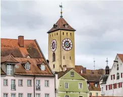  ?? Foto: dpa/Armin Weigel ?? Das Rathaus von Regensburg