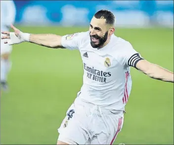  ??  ?? Karim Benzema y Pedri González analizaron el Clásico de este sábado en declaracio­nes a LaLiga. El madridista suma 18 goles en esta Liga, mientras que el canario jugará su segundo duelo ante el Real