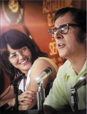  ??  ?? Emma Stone as Billie Jean King and Steve Carell as Bobby Riggs in BattleOfTh­eSexes.