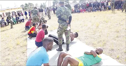  ?? (Pics:Melisa Msweli) ?? Some of the aspiring soldiers doing exercises at KuMethula yesterday.