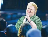  ??  ?? Paquita comparte con Alicia el proyecto Duelo de estrellas.