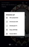  ??  ?? Streamen auf Google- Art: in Chromecast- optimierte­n Apps den Speaker oder TV wählen.