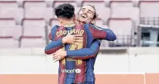  ?? /EFE. ?? Phillipe Coutinho (14) y Antoine Griezmann rompieron su ayuno goleador con el conjunto azulgrana.