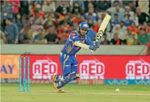  ?? IPL / SPORTZPICS ?? Parthiv Patel of Mumbai Indians plays a shot during the match against sunrisers. —