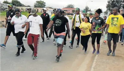  ?? Picture: TEMBILE SIGQOLANA ?? KEEPING FIT: Chris Hani region has adopted the 5km fun walk aimed at promoting a healthy lifestyle for residents.