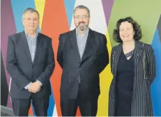  ??  ?? Steve Knight, Derek Curtis and university vice chancellor and chief executive Shirley Atkinson