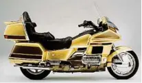  ??  ?? Meilenstei­ne: von barocker Opulenz biszum heutigen Hightech-bike: Honda Gold WINGWOLF