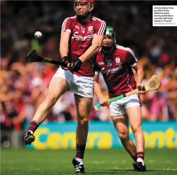  ?? ÉOIN NOONAN/SPORTSFILE ?? Johnny Glynn fires an effort at the Kilkenny posts during yesterday’s Leinster SHC final replay in Thurles