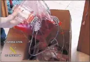  ??  ?? La Guardia Civil desmontó la trama de dopaje y requisó las bolsas, que siguen sin nombres.