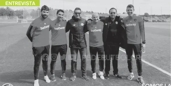  ?? FeDeFÚTBol ?? Ronaldo González, entrenador de la ‘Sele’, compartió con el cuerpo técnico del Levante, en su viaje por Europa a inicios de mes.